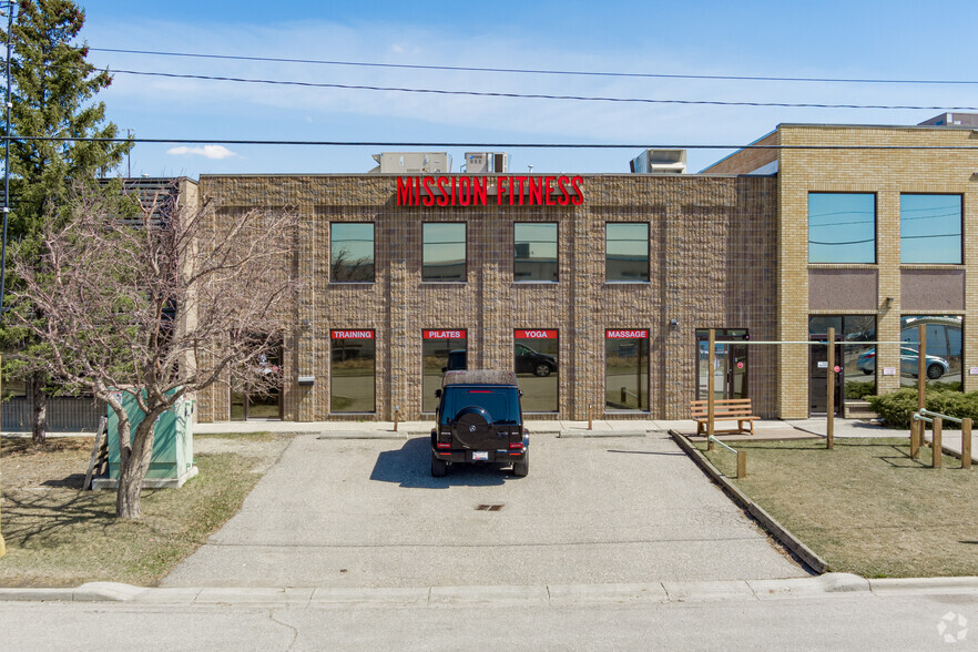 Primary Photo Of 27 Skyline Cres NE, Calgary Warehouse For Sale