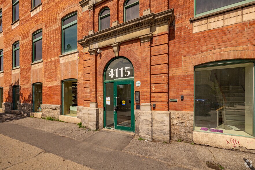 More Photos Of 4115 Rue Ontario E, Montréal Storefront Retail Office For Lease