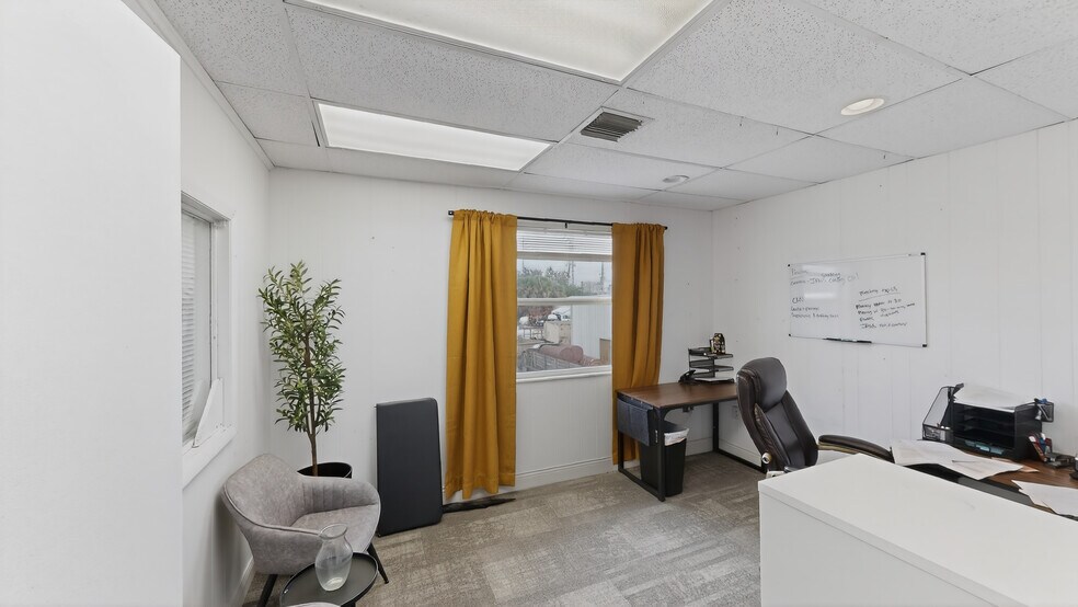 More Photos Of 515-519 18th St, Orlando Warehouse For Lease