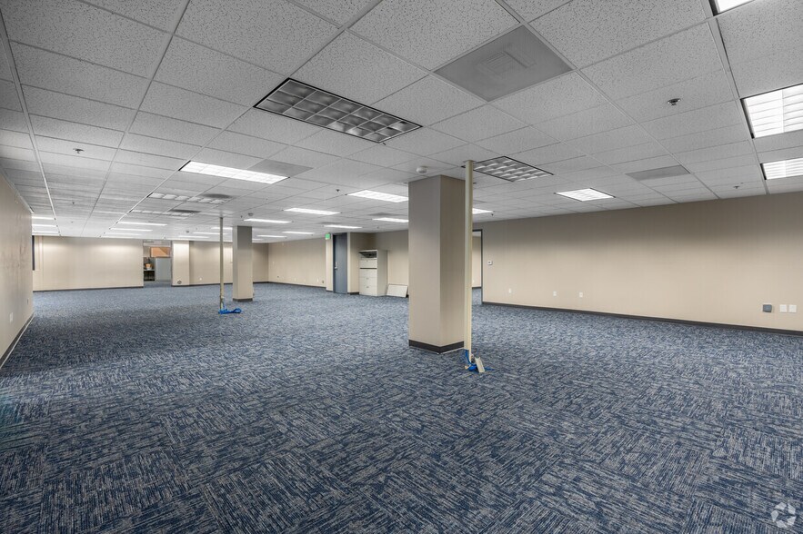 More Photos Of 27201 Tourney Rd, Valencia Medical For Lease