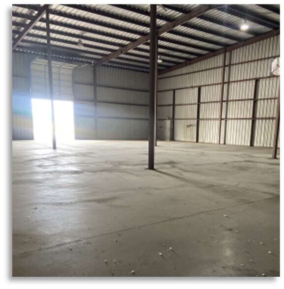 More Photos Of 3455 Lamar Ave, Memphis Warehouse For Lease