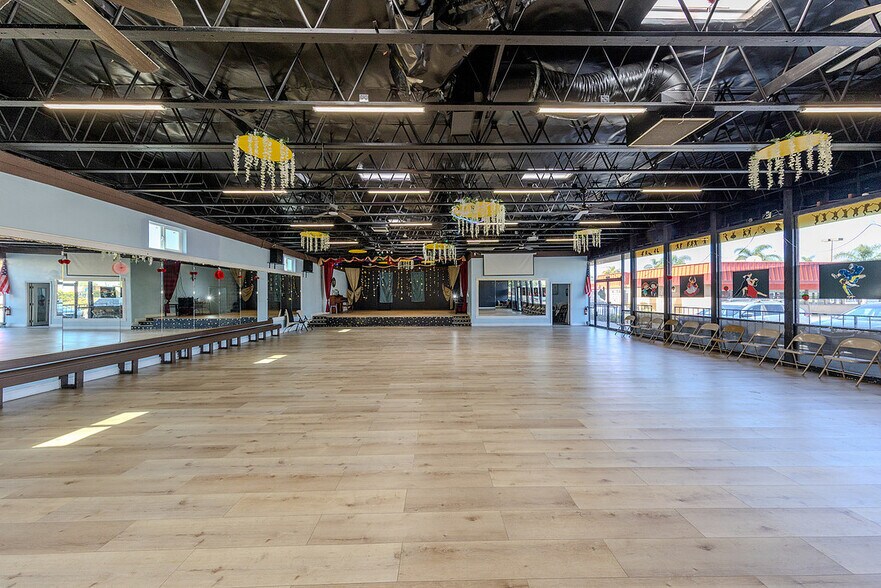 More Photos Of 6908-6916 Warner Ave, Huntington Beach Freestanding For Sale