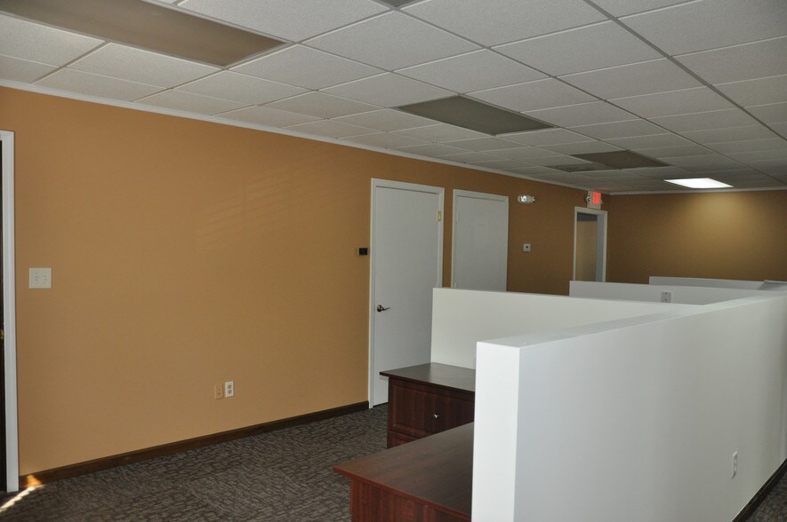 More Photos Of 5 Ravine Dr, Matawan Medical For Lease