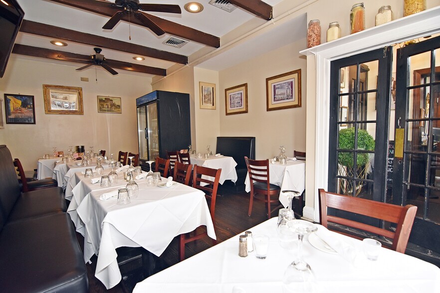 More Photos Of 305 S Washington St, Alexandria Restaurant For Lease