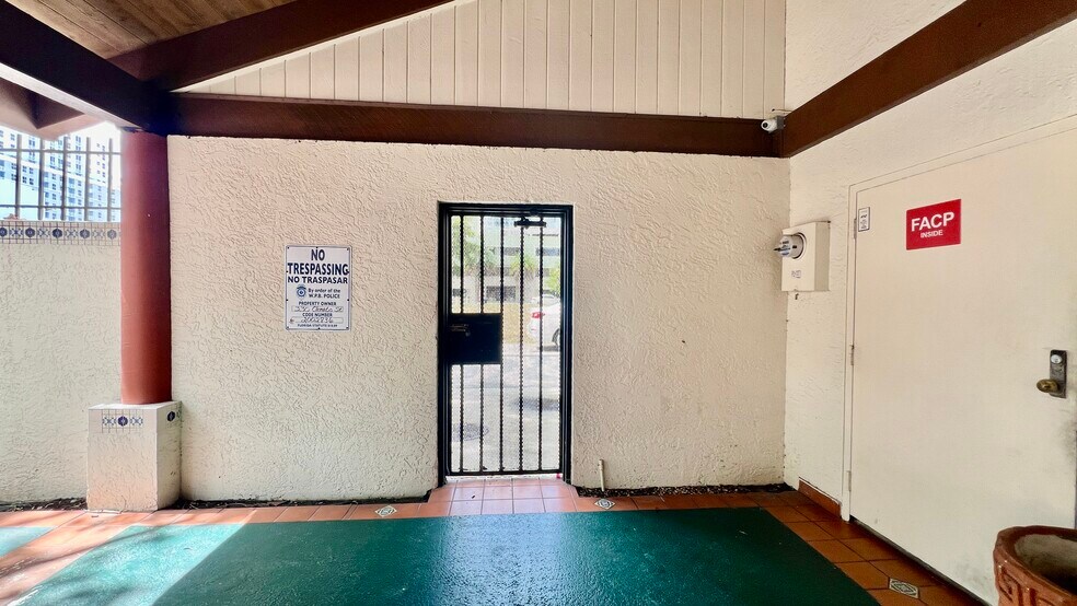 More Photos Of 330 Clematis St, West Palm Beach Storefront Retail Office For Sale