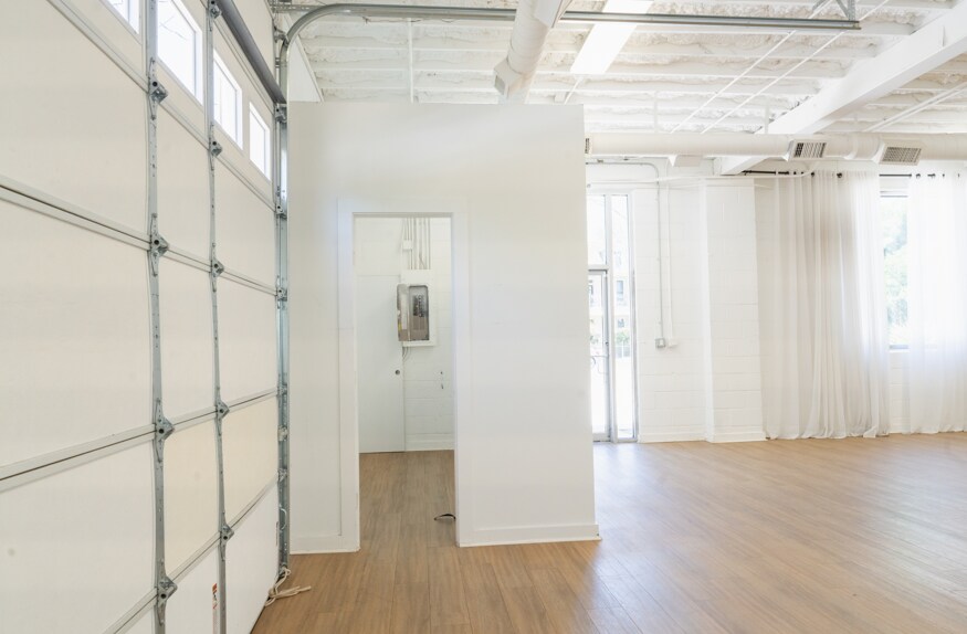 More Photos Of 1401 E Cesar Chavez St, Austin Auto Repair For Lease