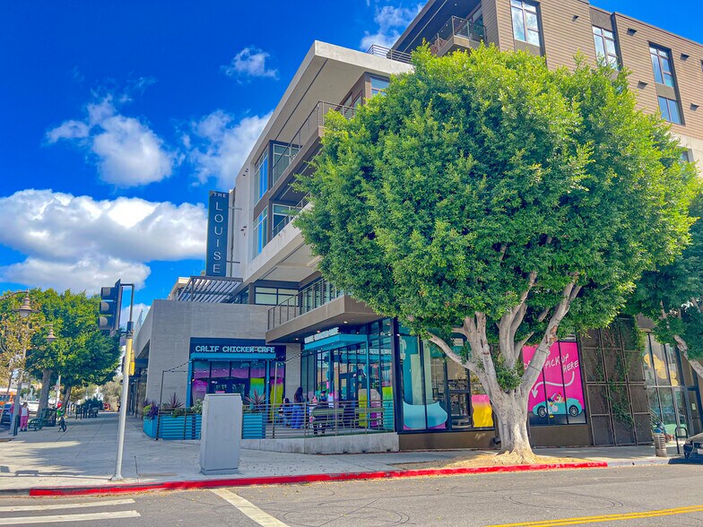 Primary Photo Of 4900 Hollywood Blvd, Los Angeles Apartments For Lease
