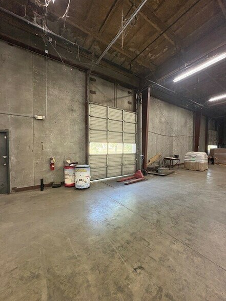 More Photos Of 3230 Thomason Ave, Montgomery Warehouse For Lease