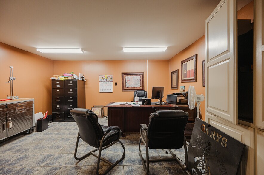 More Photos Of 12915 W County Road 122, Odessa Warehouse For Sale