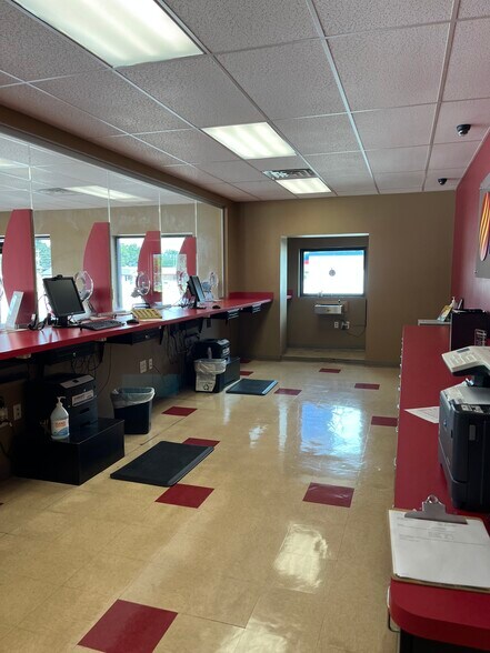 More Photos Of 1401 Hillsboro Blvd, Manchester Restaurant For Sale