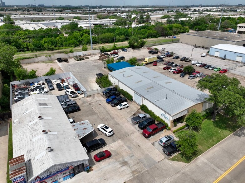 More Photos Of 10711 Shady Trl, Dallas Warehouse For Sale