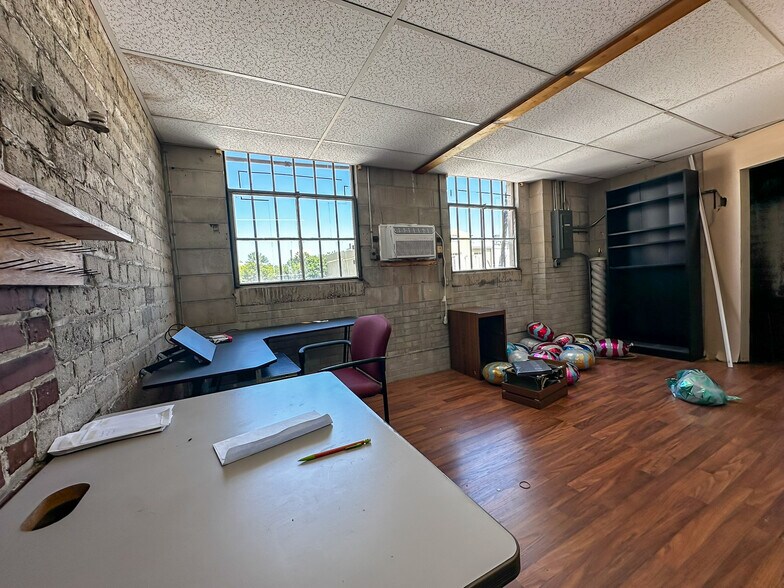 More Photos Of 121 S Kentucky Ave, Lakeland Storefront For Lease