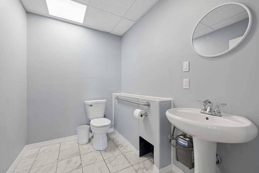 More Photos Of 605 W Baltimore St, Wilmington Storefront For Lease