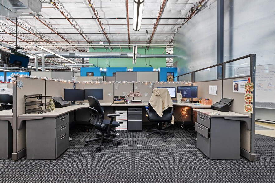 More Photos Of 9300 United Dr, Austin Unknown For Lease