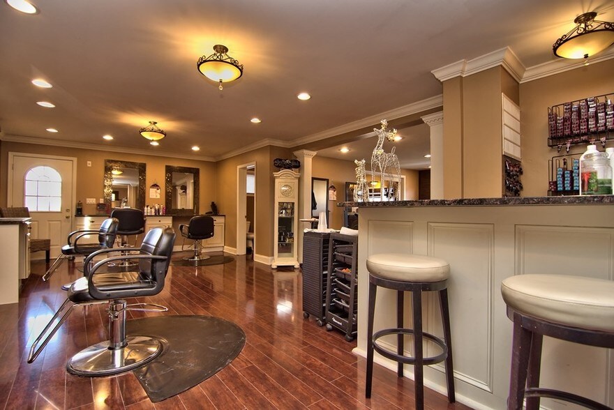 More Photos Of 924 S Main Ave, Scranton General Retail For Sale