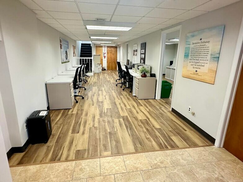 More Photos Of 538 Bloomfield Ave, Verona Storefront Retail Office For Lease