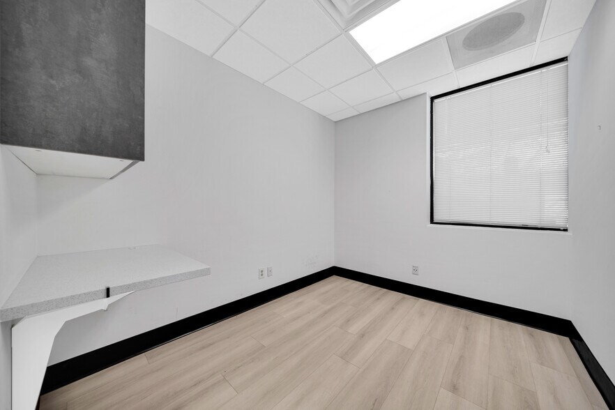 More Photos Of 4045 E Union Hills Dr, Phoenix Medical For Lease