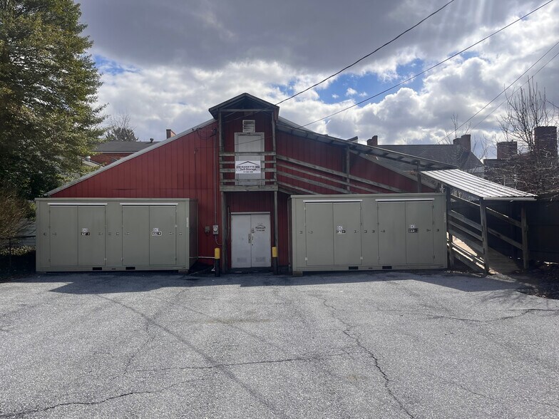 More Photos Of 152 W Market St, Marietta Specialty For Sale