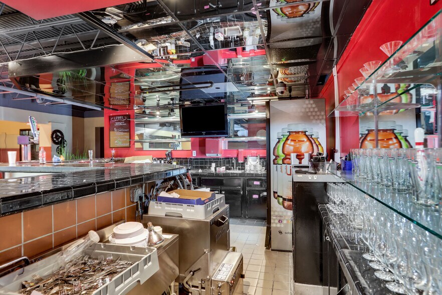 More Photos Of 1959 Metropolitan Pky SW, Atlanta Bowling Alley For Sale