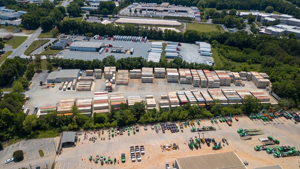 More Photos Of 7121 Statesville Rd, Charlotte Distribution For Lease