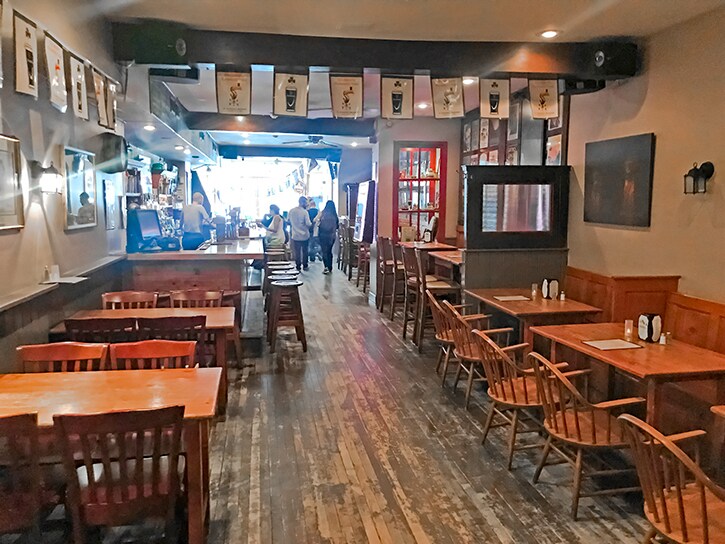 More Photos Of 2013 Walnut St, Philadelphia Apartments For Lease