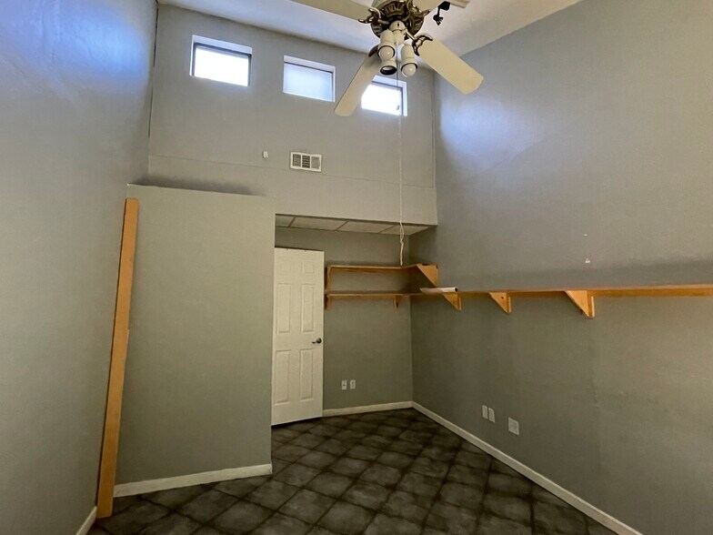 More Photos Of 14347 Torrey Chase Blvd, Houston Office For Sale