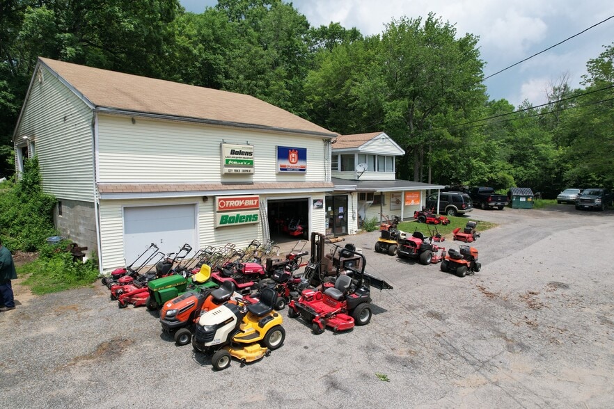 Primary Photo Of 71 Worcester Road, Charlton Auto Dealership For Sale
