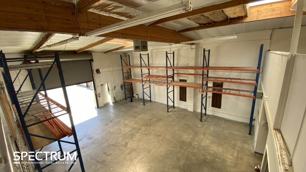 More Photos Of 7002 Sophia Ave, Van Nuys Showroom For Lease