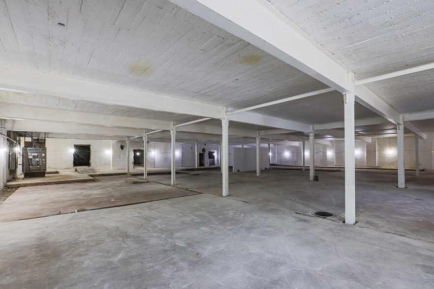 More Photos Of 6809 Belair Rd, Baltimore Coworking Space