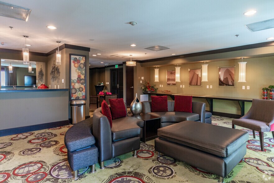 More Photos Of 7611 Katy Fwy, Houston Hotel For Sale