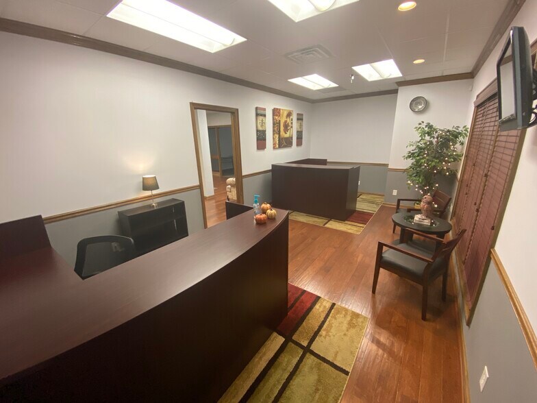 More Photos Of 115-125 E Park St, Olathe Office For Sale