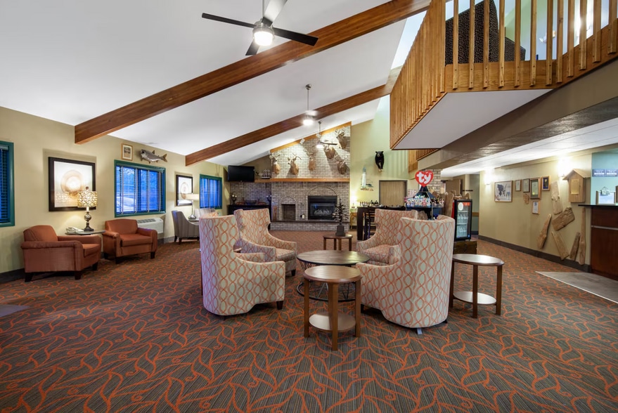 More Photos Of 3009 Lakeshore Dr E, Ashland Hotel For Sale