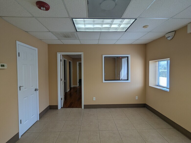 More Photos Of 635 Langham Rd, Beaumont Warehouse For Sale