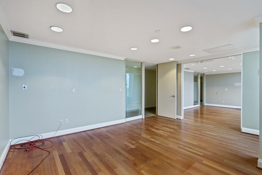 More Photos Of 1301 Grandview Ave, Pittsburgh Office For Lease