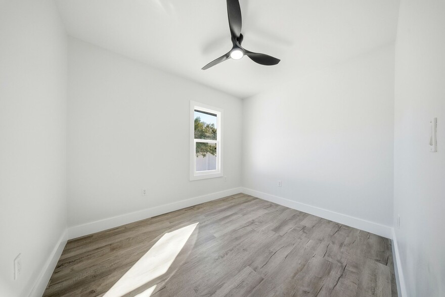 More Photos Of 2051 1st Ave N, Saint Petersburg Office Residential For Sale