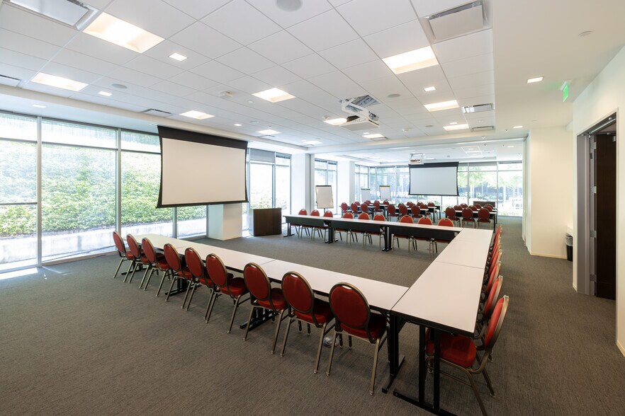 More Photos Of 1725 Hughes Landing Blvd, The Woodlands Office For Lease