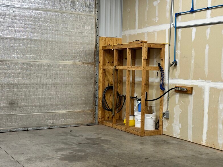 More Photos Of 1115 Ewald Ct, Paradise Manufacturing For Lease