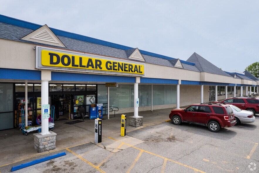 More Photos Of 5701-5777 Godfrey Rd, Godfrey Storefront For Lease