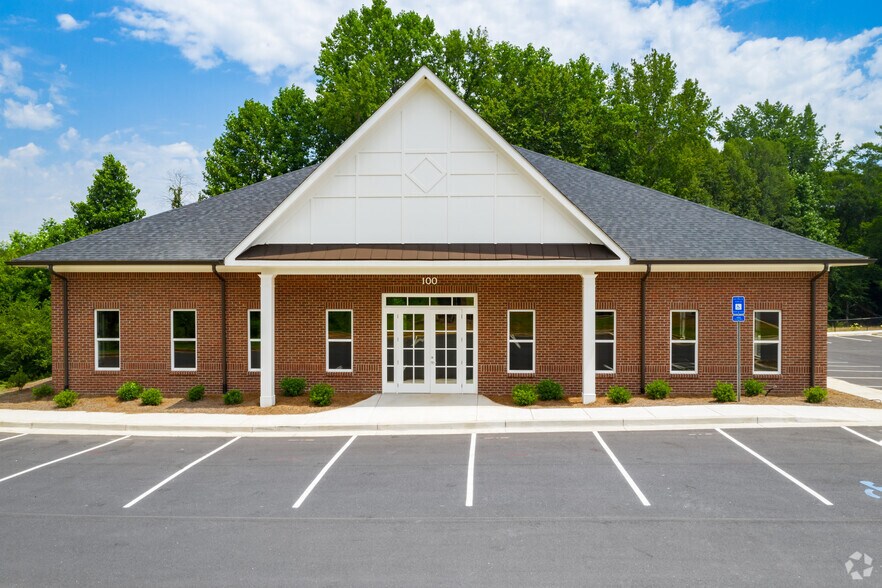 More Photos Of 2053 Experiment Station Rd, Watkinsville Medical For Lease