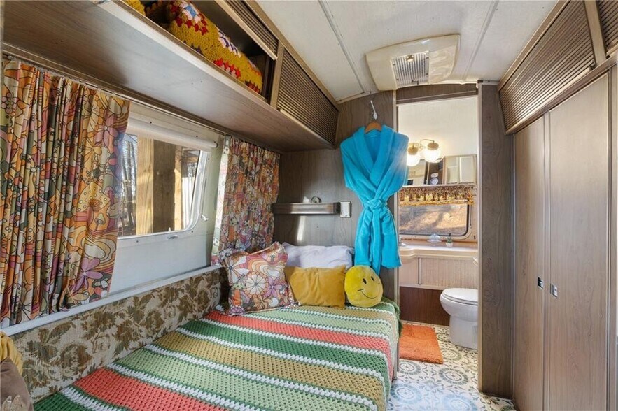 More Photos Of 1387 County Road 306, Berryville Hospitality For Sale