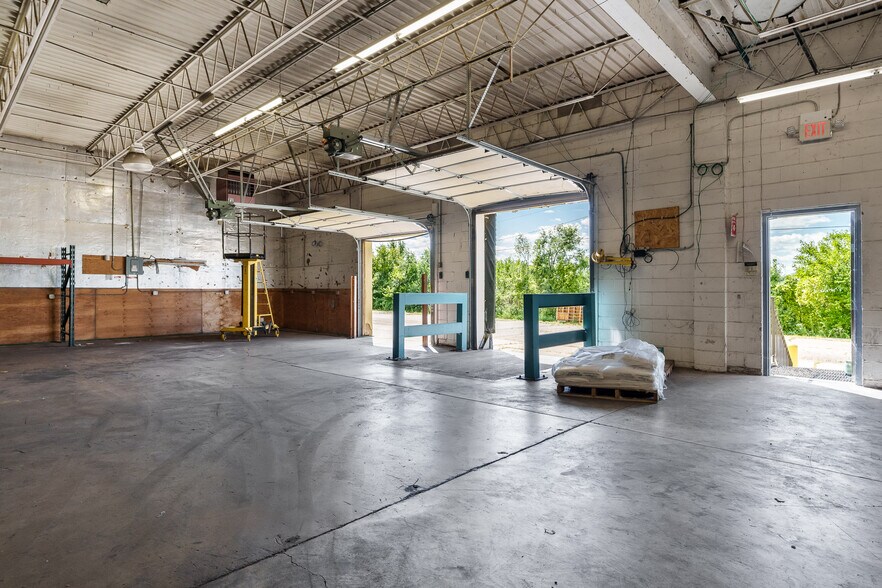 More Photos Of 6320 Material Ave, Loves Park Warehouse For Sale