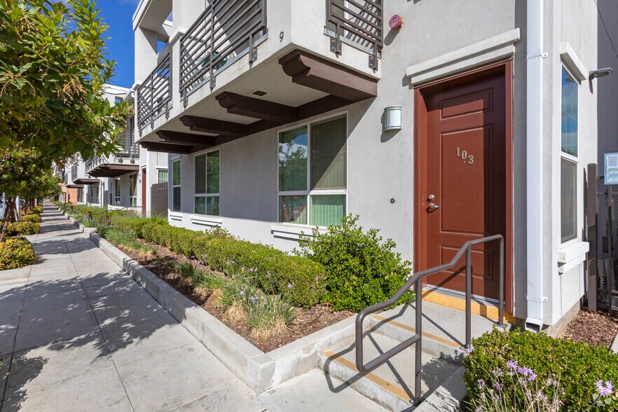 More Photos Of 1560 Fulton St, Fresno Apartments For Sale