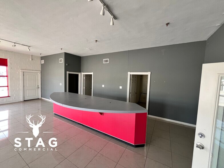 More Photos Of 201 Eagle Dr, Denton Storefront Retail Office For Lease