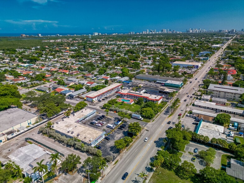 More Photos Of 265 S Federal Hwy, Dania Beach Storefront For Lease