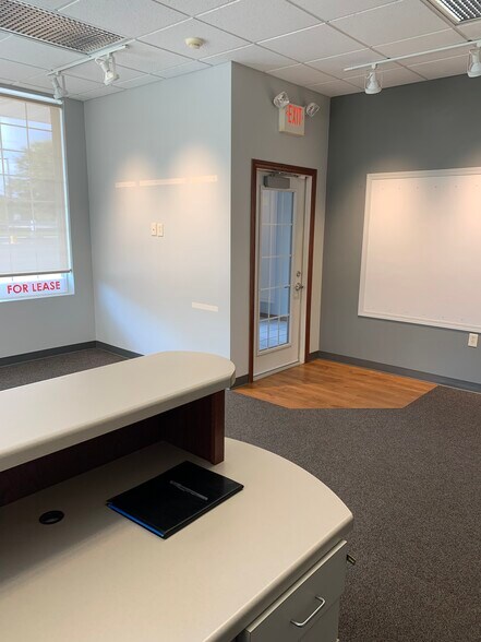 More Photos Of 323 E Highland Dr, Oconto Falls General Retail For Lease