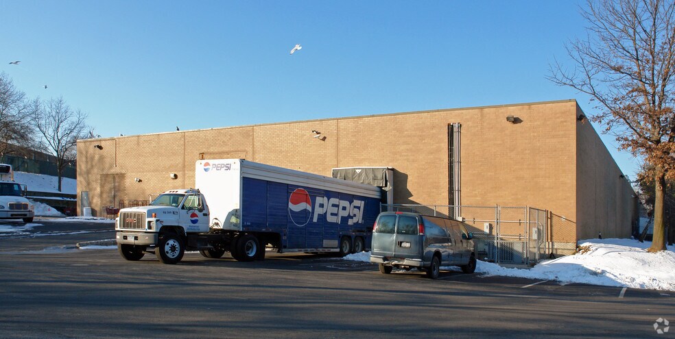 More Photos Of 50 Constance Ct, Hauppauge Warehouse For Lease