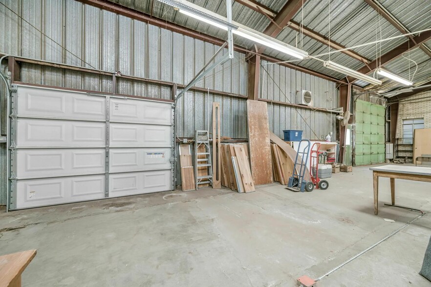 Primary Photo Of 712 SW 5th Ave, Amarillo Light Manufacturing For Sale