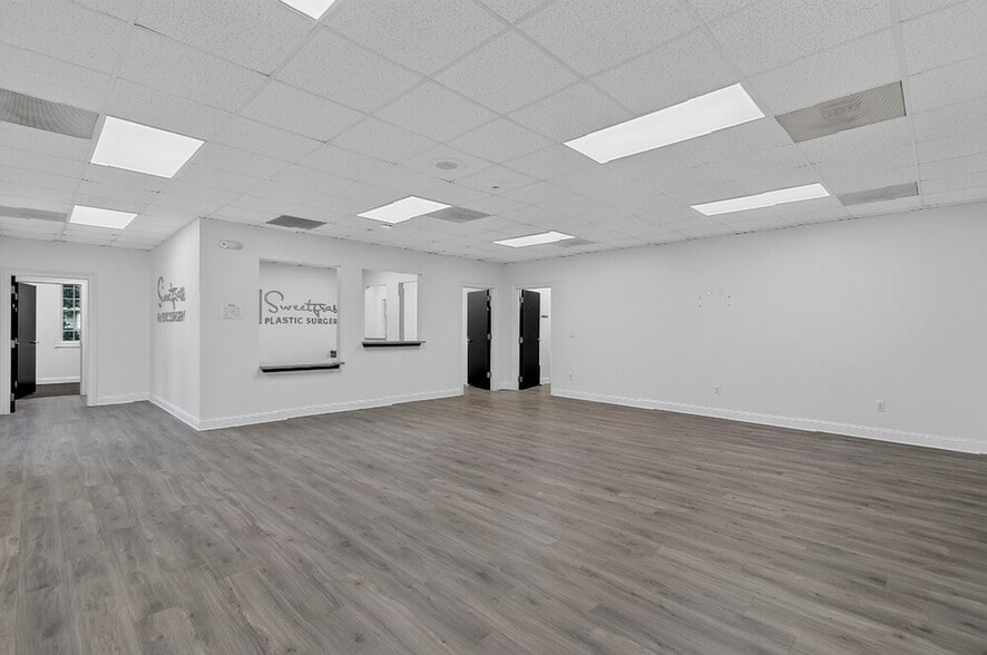 More Photos Of 1930 Charlie Hall Blvd, Charleston Medical For Lease
