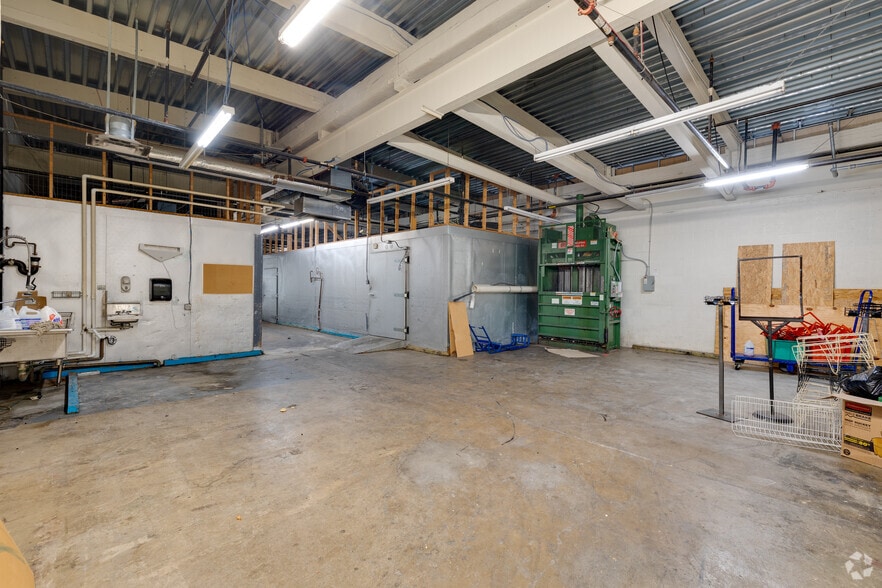 More Photos Of 5610 Lancaster Ave, Philadelphia Storefront For Lease