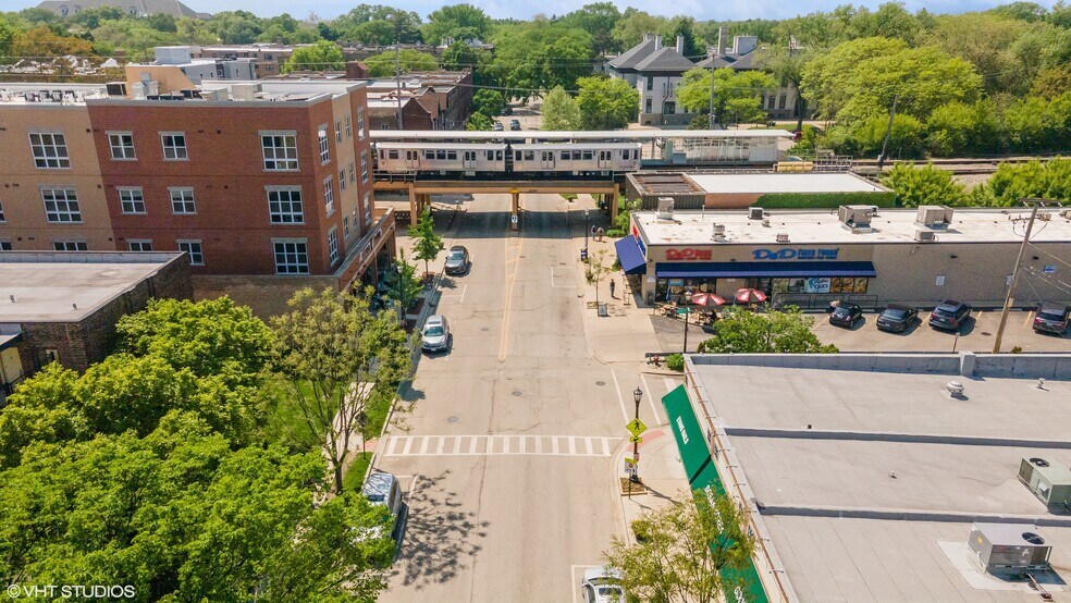 More Photos Of 813 Noyes St, Evanston Storefront Retail Office For Lease